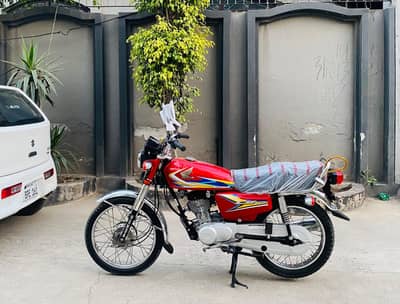 I am selling Honda CG125 2019Model total original New condition 2020