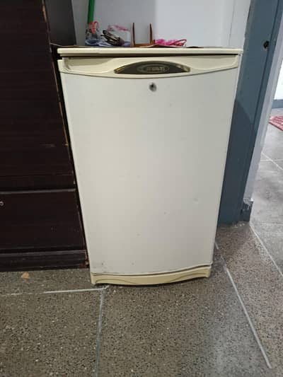 Single Door Mini Fridge