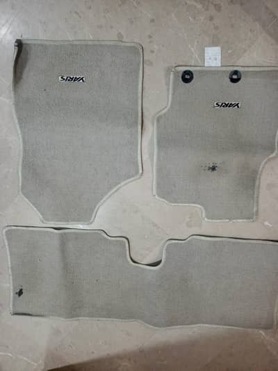 Yaris geniune floor mat