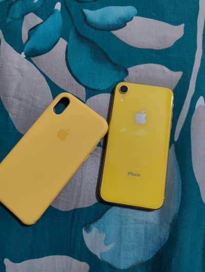 iphone XR factory unlocked waterpack 128GB.