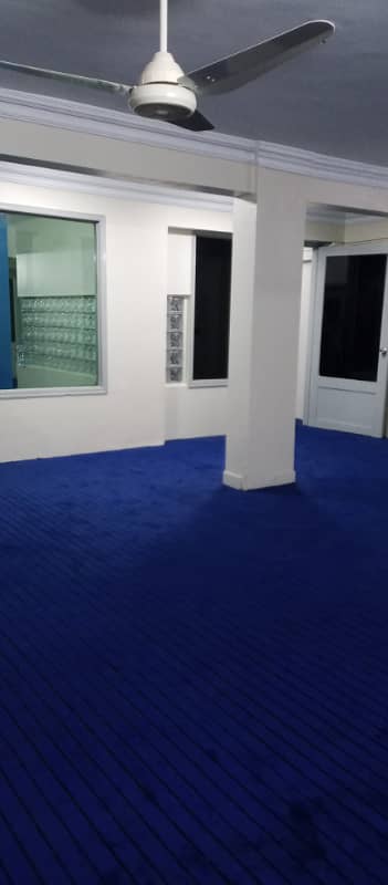 Commercial mezzanine main 150 ft road facing, Block-1 Gulshan e iqbal.