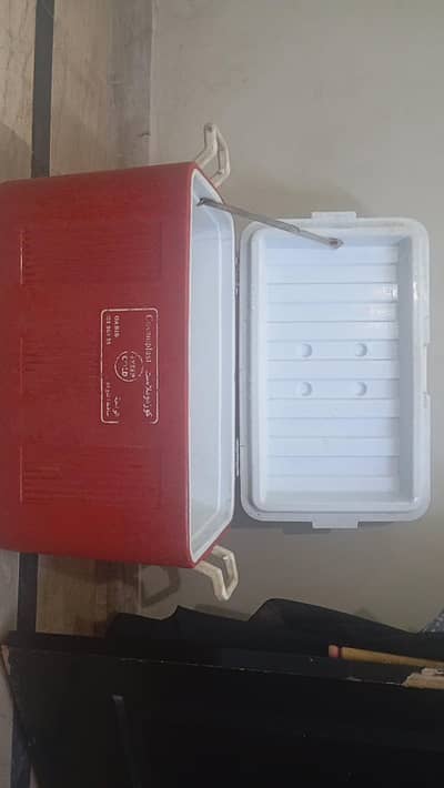 Ice box 50Ltr almost new strong cooling urgent sale