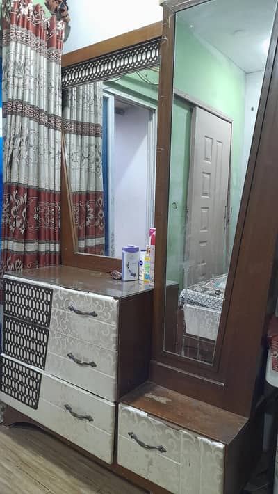 dressing and 2side tables