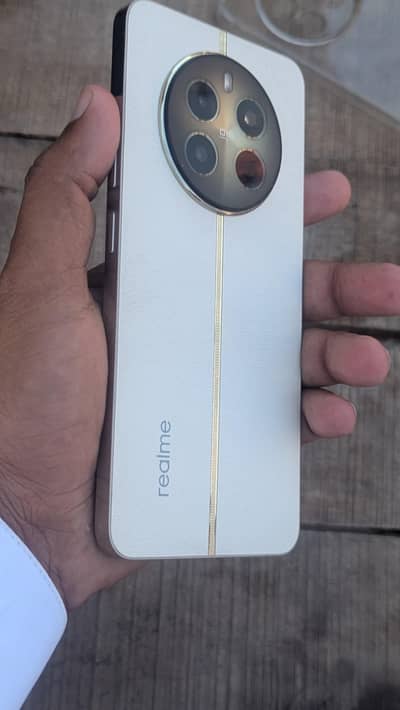 real me 12 plus 5g  8gb / 256gb