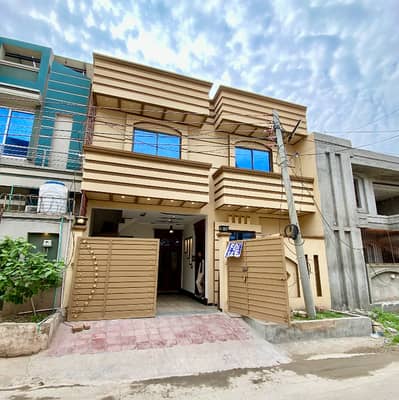 Beautiful 5.5 Marla House for Sale