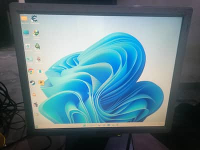 15 inch lcd condition 9/10