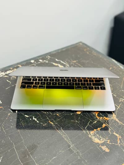 MACBOOK AIR 2019 13'' DISLAY FOR SALE