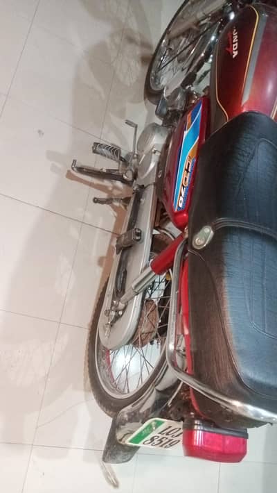 CD 70 japani bike shokeya bande Le sakte hain