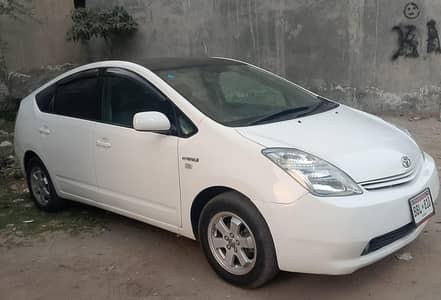Toyota Prius Btr than VITZ, Passo, Alto, cultus,etc.