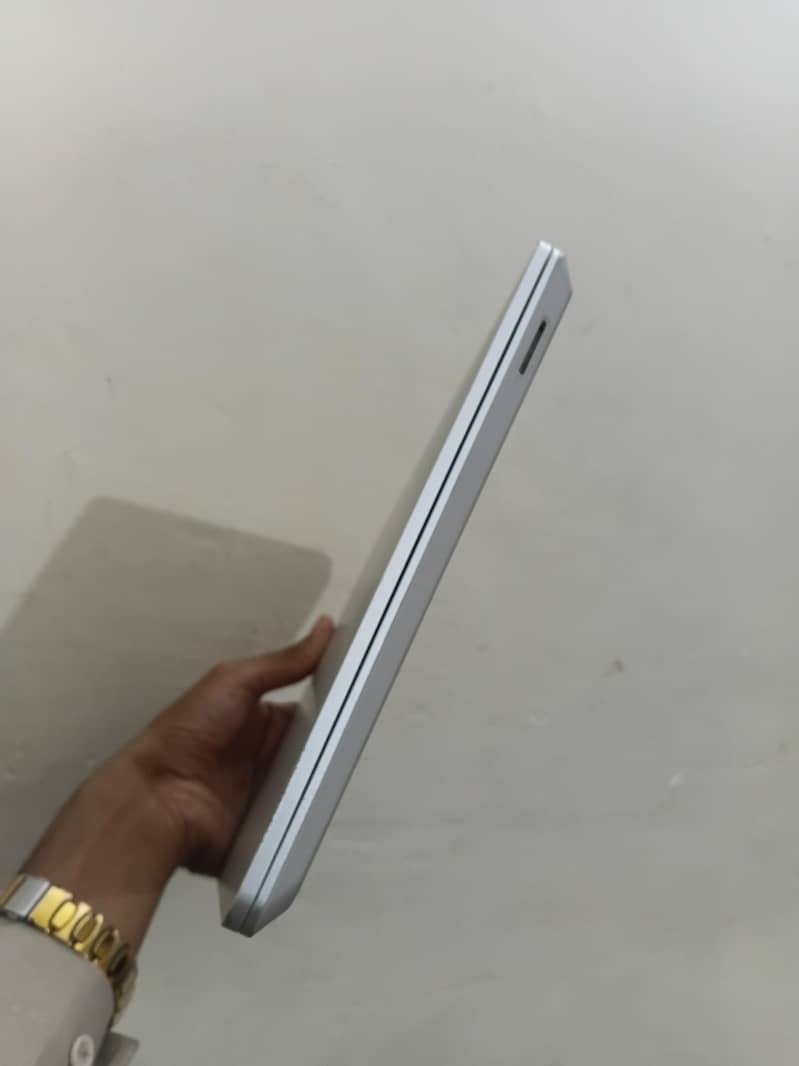 Microsoft Surface Go 9
