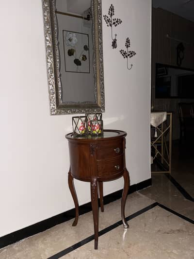 Good quality corner table