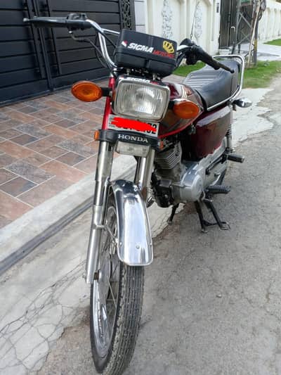 low mileage bike and carefully used and smooth ride powerful engine