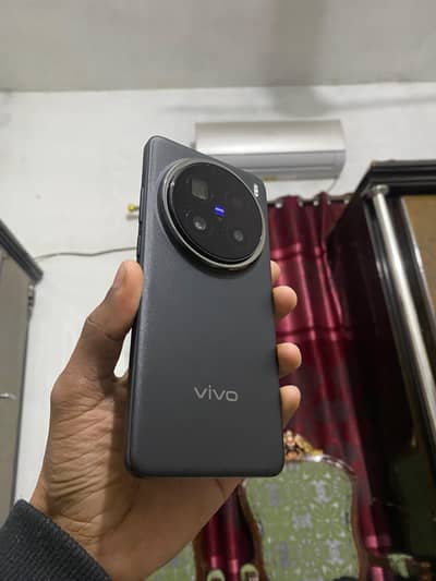 VIVO X 200 PRO PTA APPROVED  16 + 16 512 WITH 8 month WARRANTY