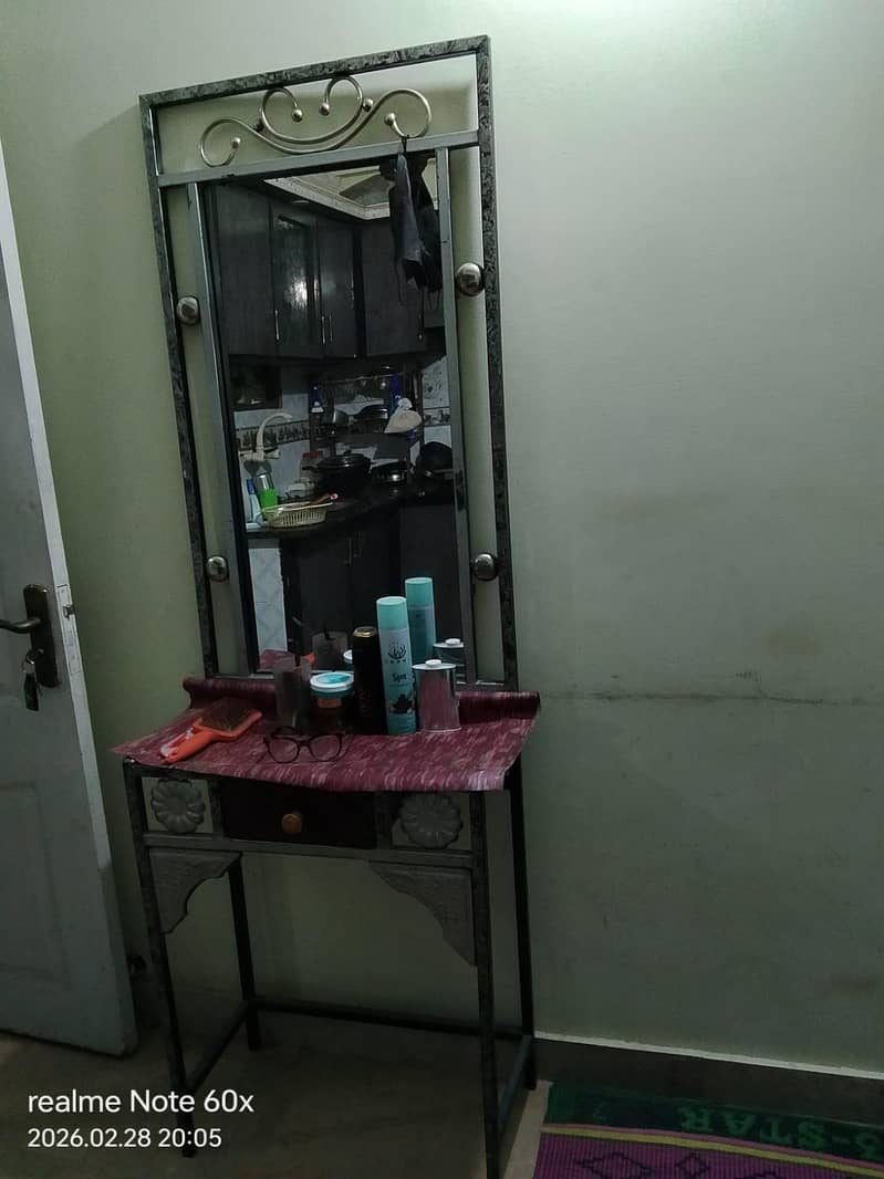 dressing table 0
