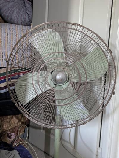 Pedestal fan in good condition for sale