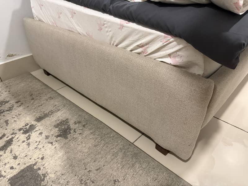 Single bed (Used) 1