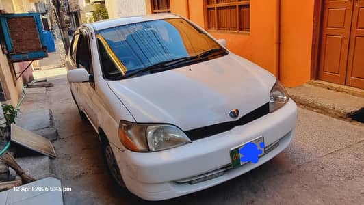 Toyota platz white (Near and Clean)
