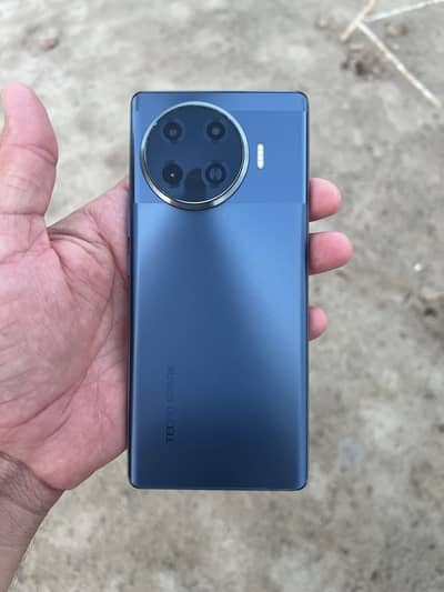 Tacno spark20 pro plus hai bilkul ok phone hai khula nahi