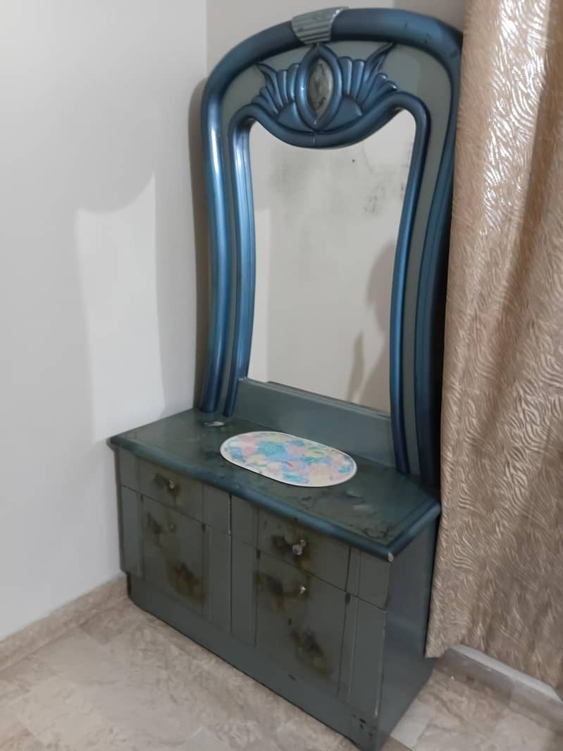 Dressing Table 3