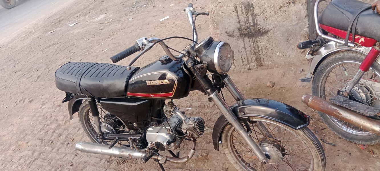 ہونڈا سی ڈی 70 اوکے کنڈیشن جینون پینٹ کے ساتھ 3