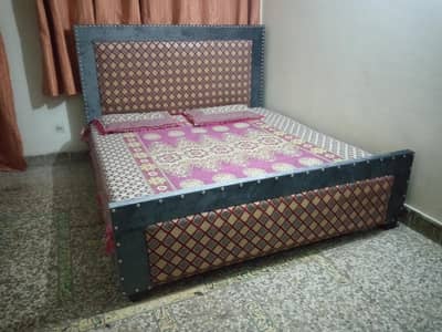 full king size bed in good condition 9/10