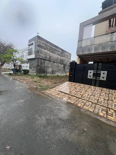 New Lahore City Phase 3 Premier Enclave 5 Marla Plot Prime Location On Ground Possession Plot For Sale In New Lahore City Near To Bahria Town Lahore