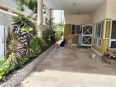 Demolition Condition Bungalow Golden Investment Opportunity! (Block 3 Gulshan-e-Iqbal Karachi M. Irfan 0333//4898//934)