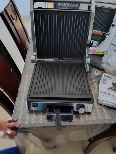 Excellent condition Electric Grill