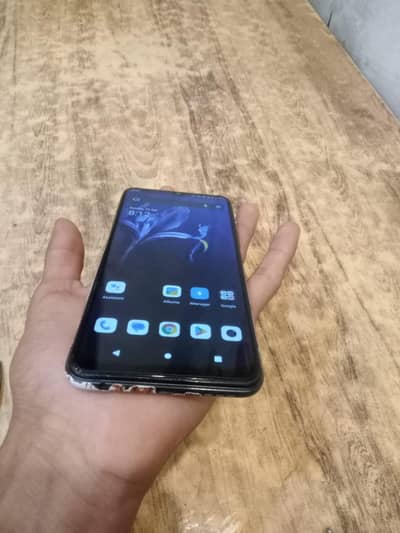 All ok phone with box bs uper wle side pa tora shadow. Exchanhe possibl