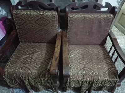 Sofa set like brand new only polish required