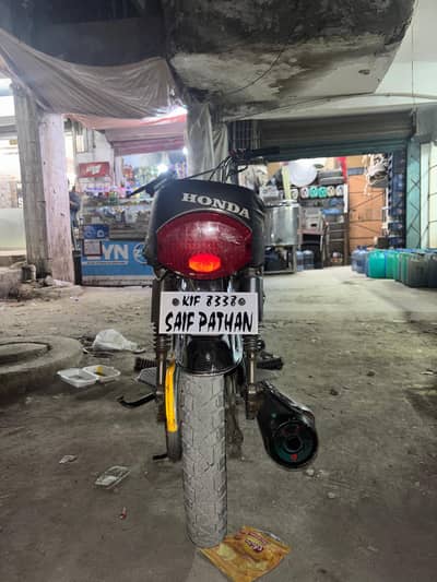 unique 125 model 2015 condition 10/7 used bike all ducoments clear