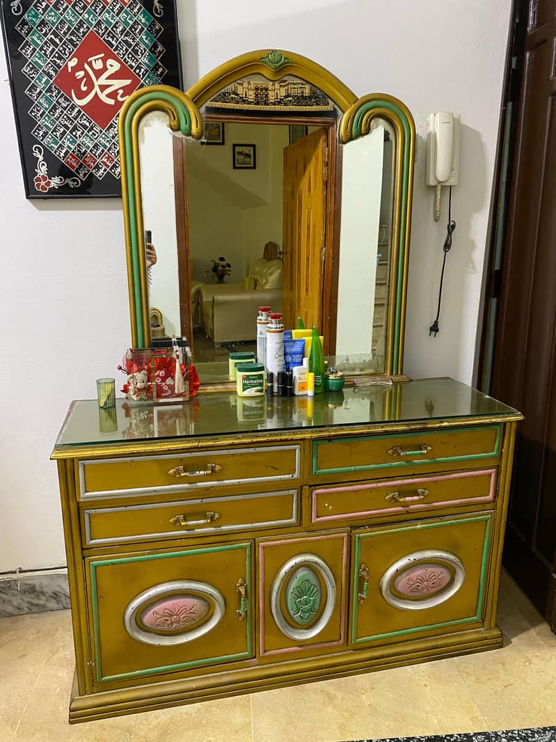 dressing table 1
