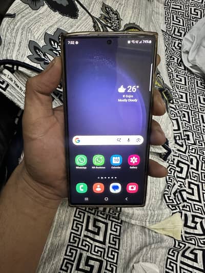 Samsung Galaxy S23 Ultra for sale in excellent condition.