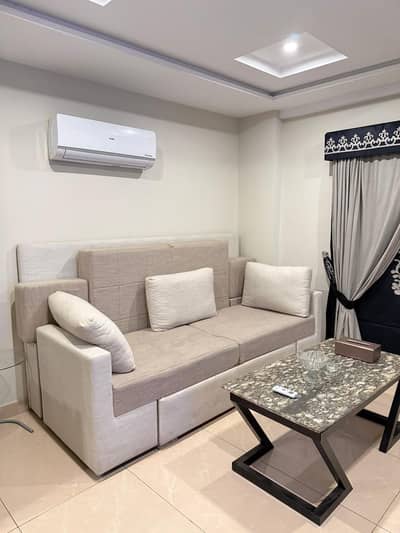1 Bed Luxury Apartment Short Stay Bahria Town 03001893480