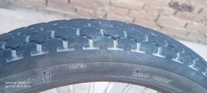 diamond rear tyre honda 125 with tube