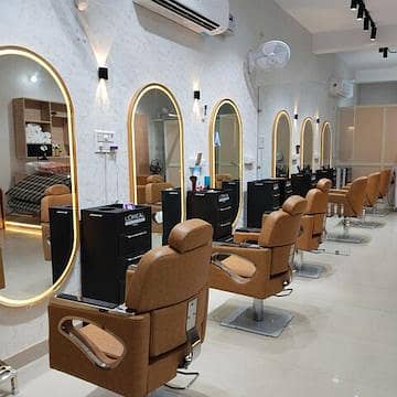 Female Operation Manager/Saloon&Parlour