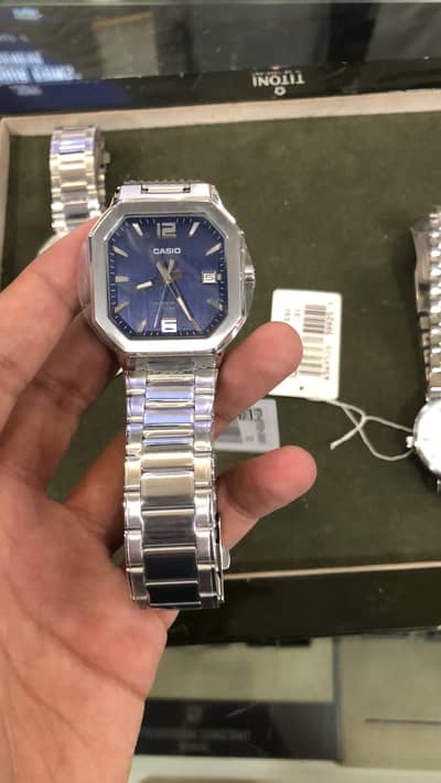 Casio B195D Blue dial 38 mm stainless steel