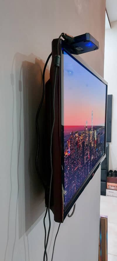 LG 32” like new