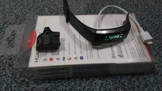 huwaei band 2 with all accessories and box