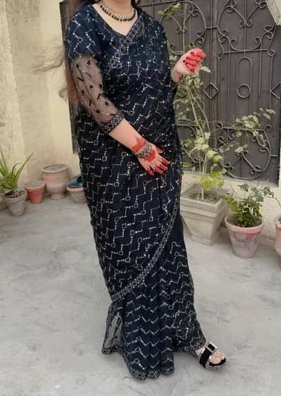 black saree