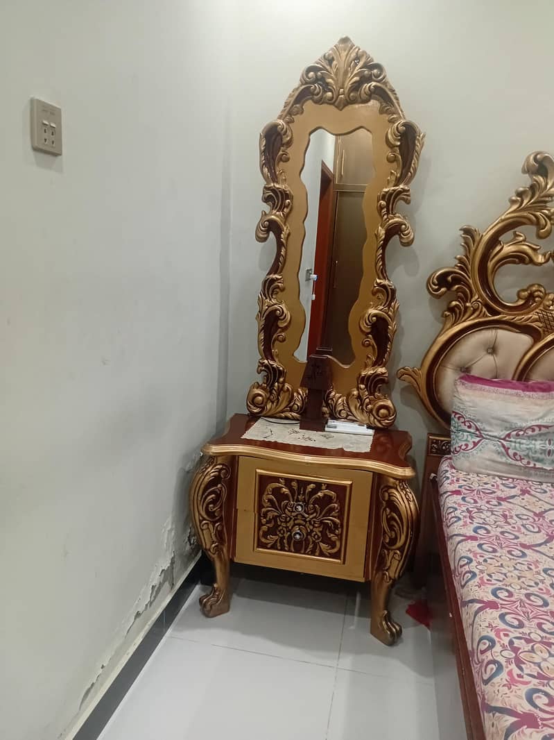 Bed Set and Dressing Table 3