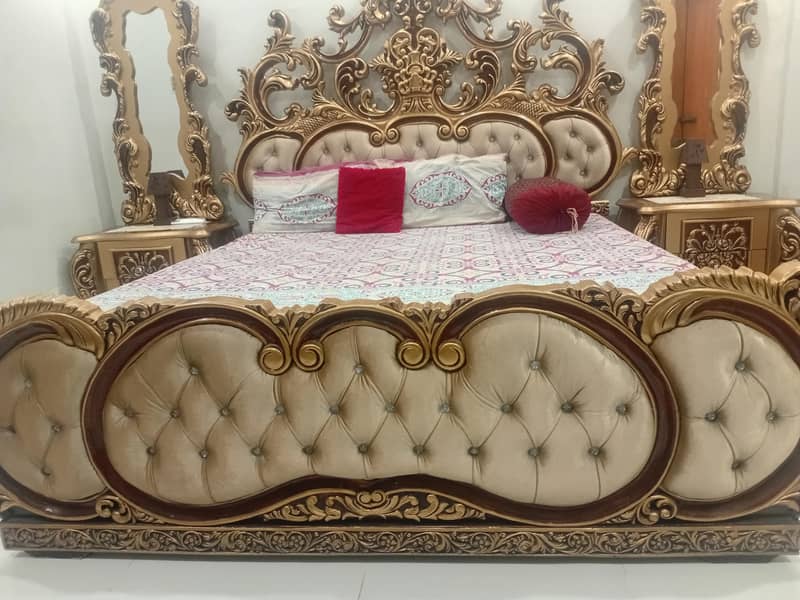 Bed Set and Dressing Table 4
