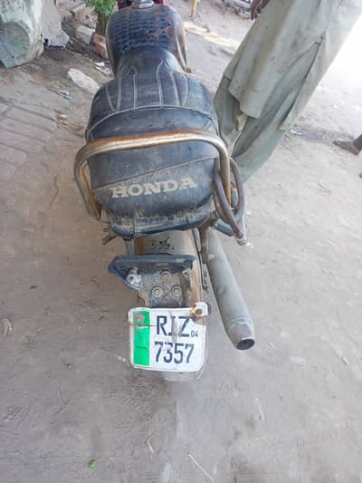 2004 model Honda CD 70 in rough condition