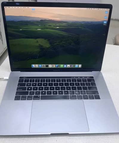 Macbook pro 2019 core i9 (15inches)