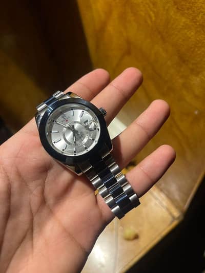 Luxurious mens choice watch