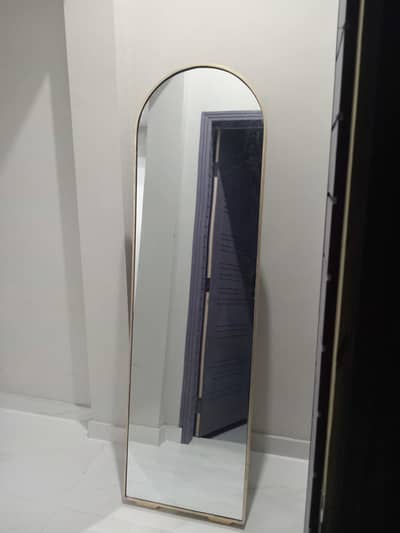 Stylish Stand Mirror for Sale - Best Quality