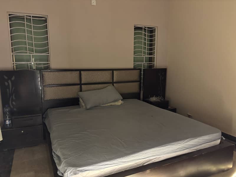 bed with side tables 2