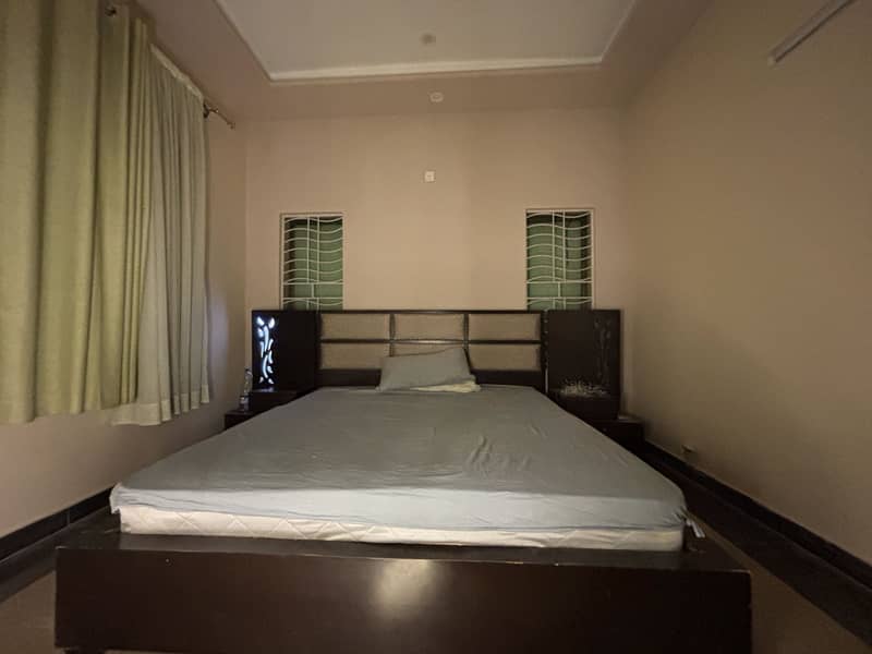 bed with side tables 4
