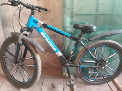 Almost new 7-geaers with disc brakes and and shocks Excellent