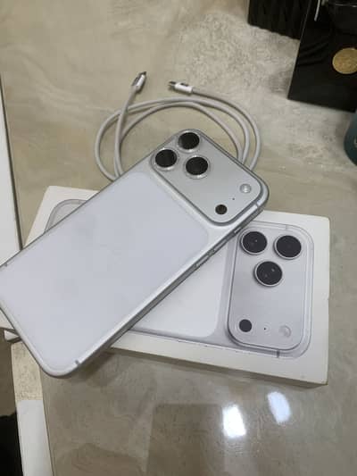 17 pro max 256 (fu) silver with box and cable